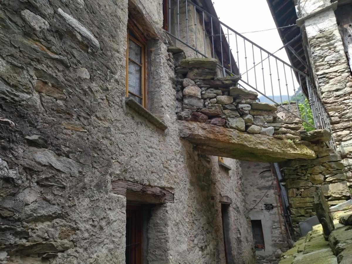 Il Fiume Di Fianco. Appartamento Alta Valsesia Mollia Exterior photo
